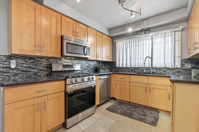 $280,900 | 29249 Everett Street, Southfield, MI 48076