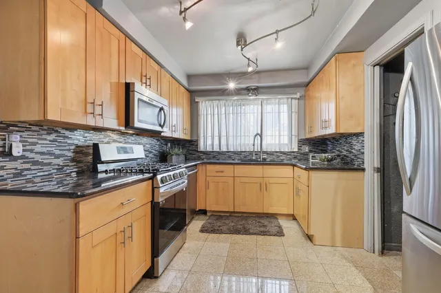 $280,900 | 29249 Everett Street, Southfield, MI 48076