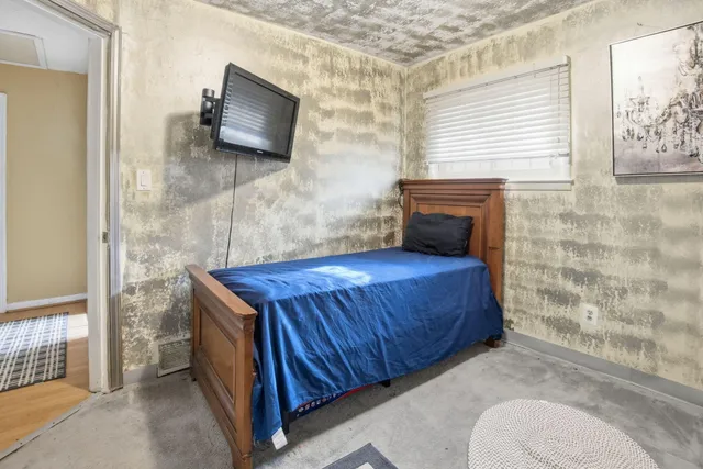 $280,900 | 29249 Everett Street, Southfield, MI 48076