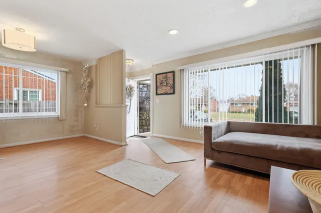 $280,900 | 29249 Everett Street, Southfield, MI 48076