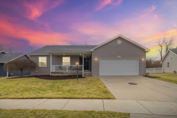 $379,900 | 2405 North Fairfield Drive, Urbana, IL 61802