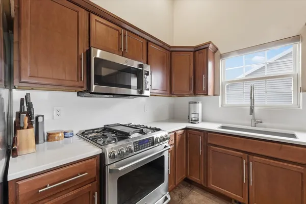 $379,900 | 2405 North Fairfield Drive, Urbana, IL 61802
