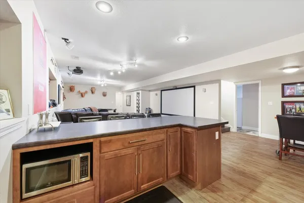 $379,900 | 2405 North Fairfield Drive, Urbana, IL 61802