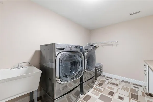 $379,900 | 2405 North Fairfield Drive, Urbana, IL 61802