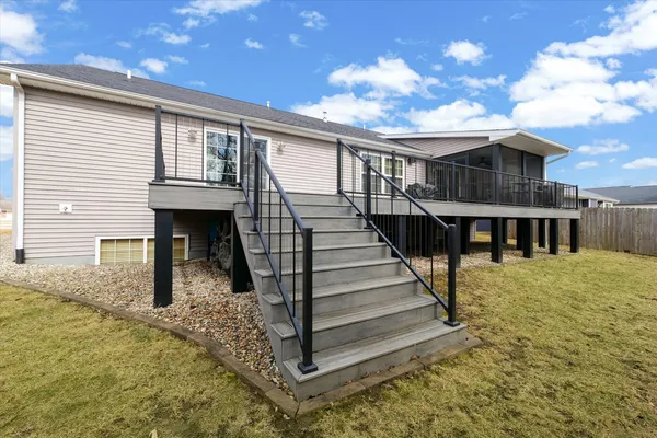 $379,900 | 2405 North Fairfield Drive, Urbana, IL 61802