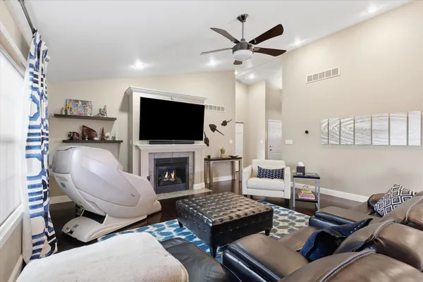 $379,900 | 2405 North Fairfield Drive, Urbana, IL 61802