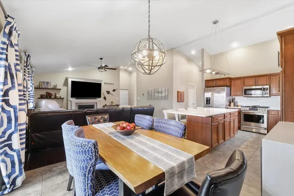 $379,900 | 2405 North Fairfield Drive, Urbana, IL 61802