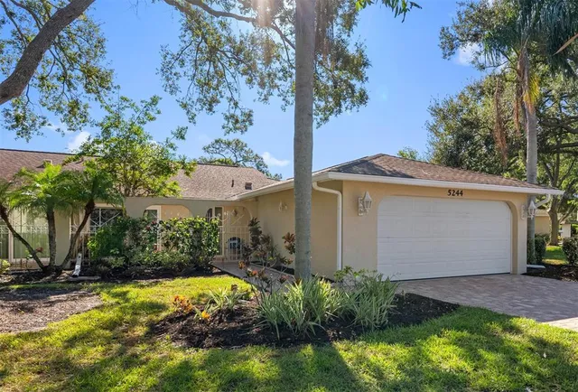 $320,000 | 5244 Marsh Field Road, Unit 6, Sarasota, FL 34235