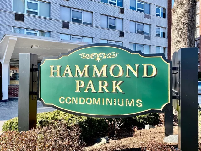 $2,500 | 10 Hammond Pond Parkway, Unit 304, Newton, MA 02467