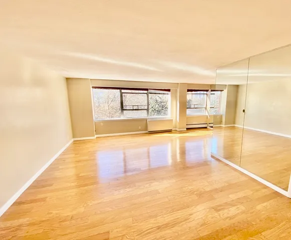 $2,500 | 10 Hammond Pond Parkway, Unit 304, Newton, MA 02467