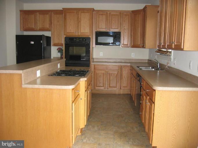 18534 Kerill Road Triangle, VA 22172 - Photo 2 of 13 Kitchen
