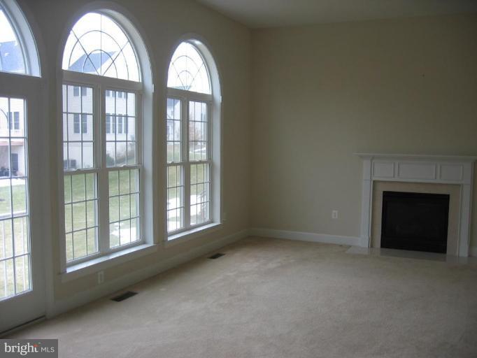 18534 Kerill Road Triangle, VA 22172 - Photo 7 of 13 Family Room
