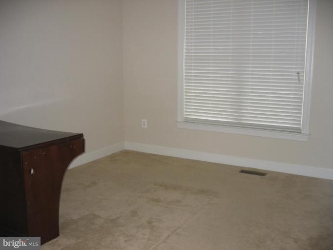 18534 Kerill Road Triangle, VA 22172 - Photo 10 of 13 Library