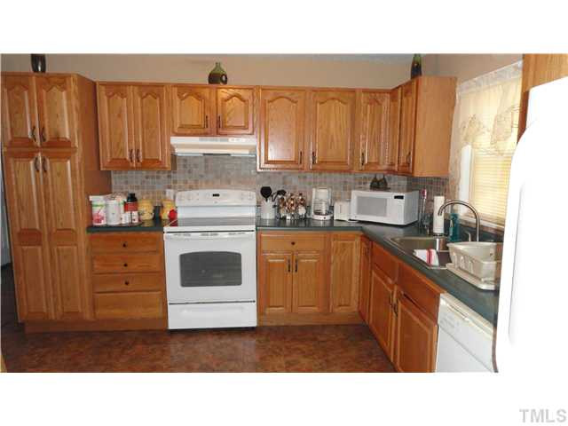 821 Carlisle Street Raleigh, NC 27610 - Photo 6 of 20 Kitchen