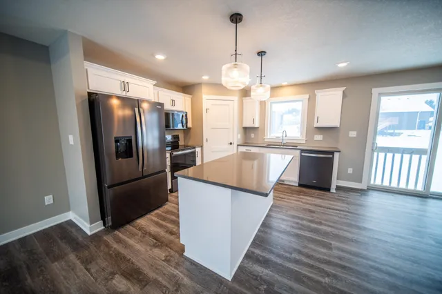 $439,900 | 809 5th Avenue Northwest, Dodge Center, MN 55927