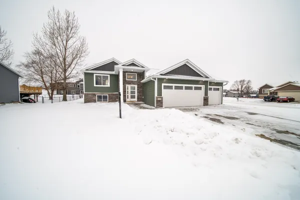 $439,900 | 809 5th Avenue Northwest, Dodge Center, MN 55927