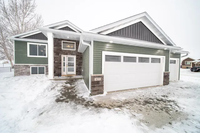 $439,900 | 809 5th Avenue Northwest, Dodge Center, MN 55927