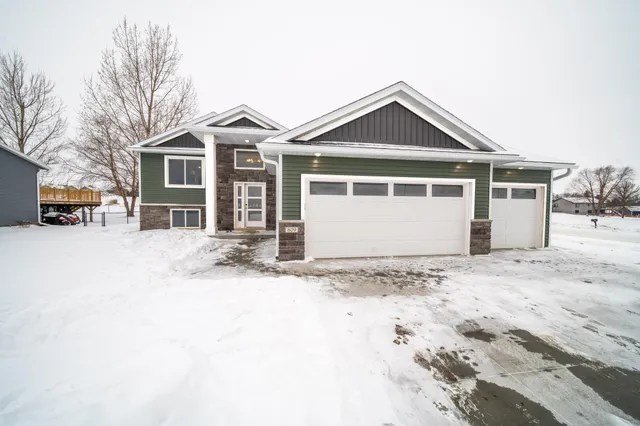 $439,900 | 809 5th Avenue Northwest, Dodge Center, MN 55927