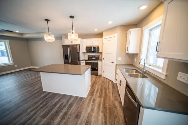 $439,900 | 809 5th Avenue Northwest, Dodge Center, MN 55927