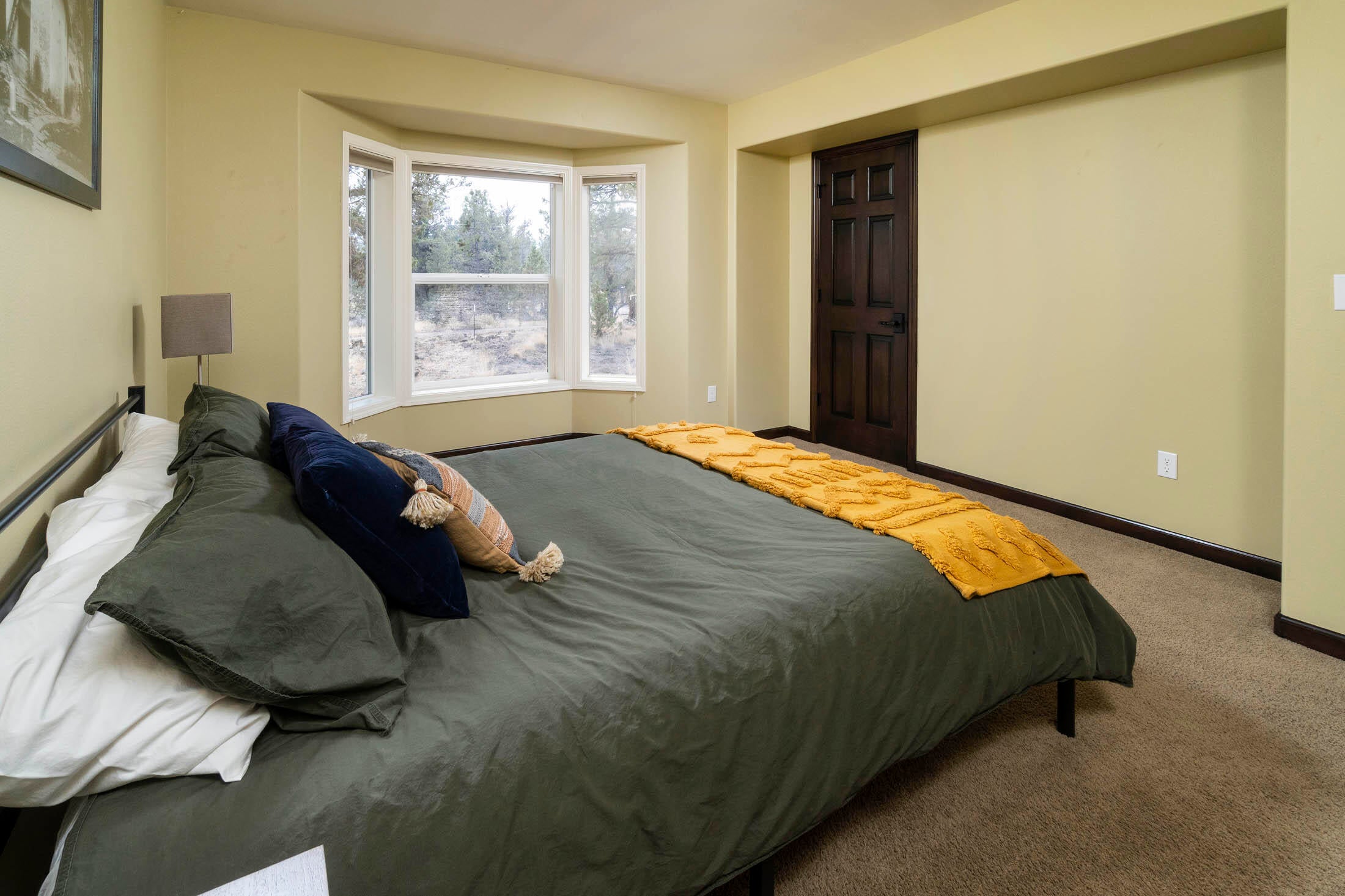 63595 O. B. Riley Road Bend, OR 97703 - Photo 18 of 32 Downstairs bedroom