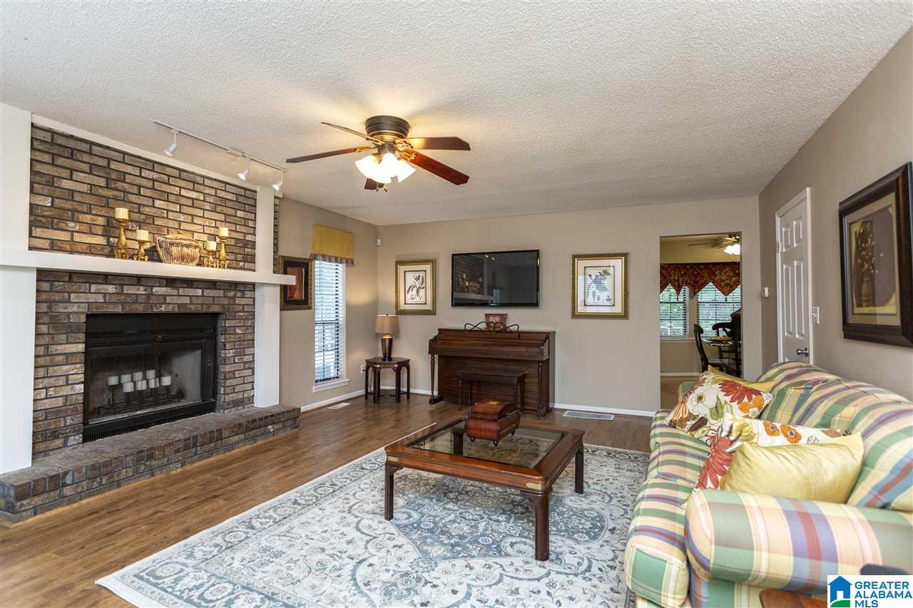 108 Spinnaker Lane Alabaster, AL 35007 - Photo 2 of 37