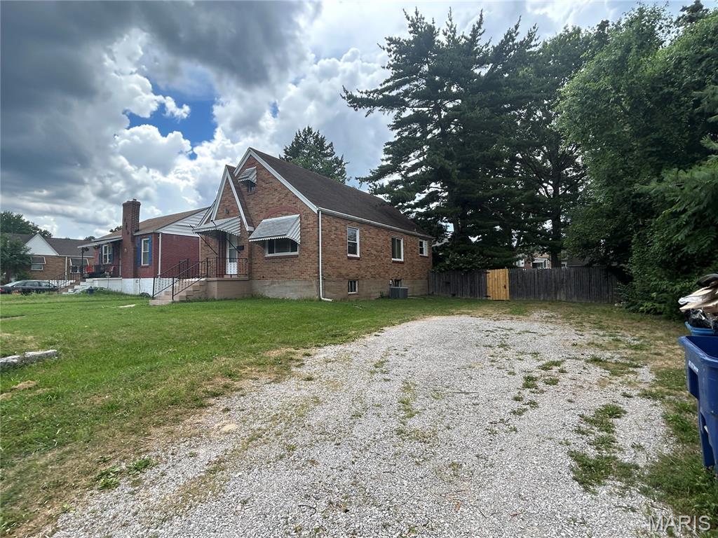 385 Kingston Drive St. Louis, MO 63125 - Photo 12 of 36