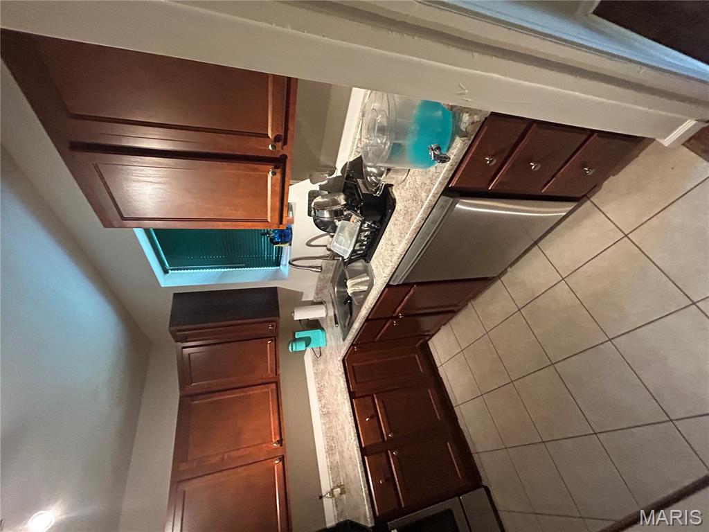 385 Kingston Drive St. Louis, MO 63125 - Photo 17 of 36