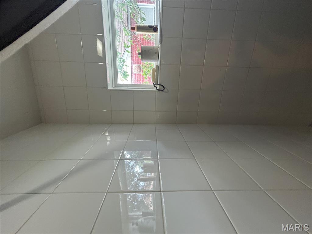 385 Kingston Drive St. Louis, MO 63125 - Photo 28 of 36