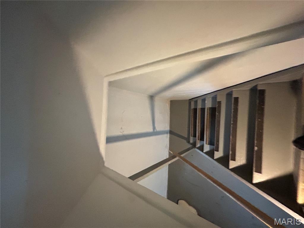 385 Kingston Drive St. Louis, MO 63125 - Photo 32 of 36