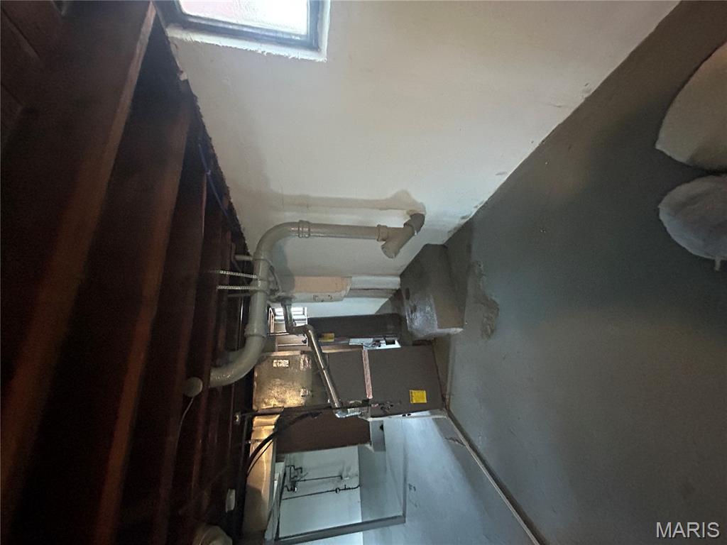 385 Kingston Drive St. Louis, MO 63125 - Photo 33 of 36