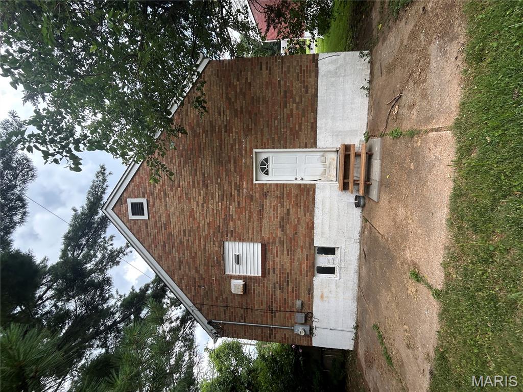 385 Kingston Drive St. Louis, MO 63125 - Photo 7 of 36