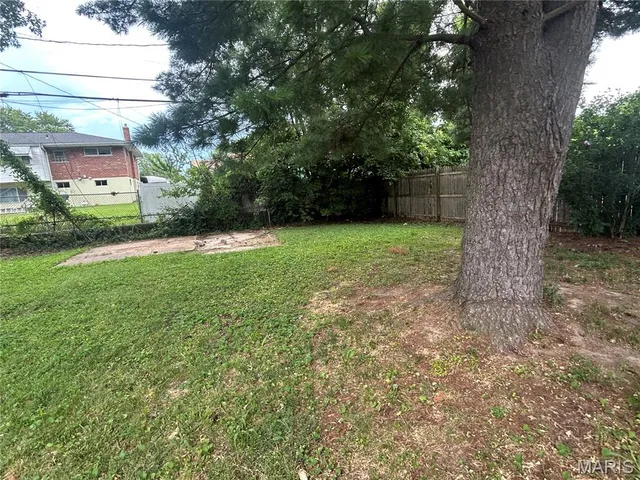 $155,000 | 385 Kingston Drive, St. Louis, MO 63125