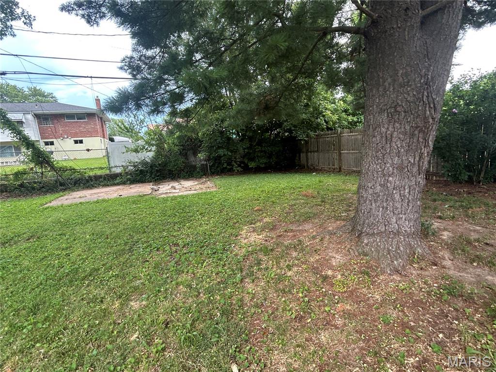 385 Kingston Drive St. Louis, MO 63125 - Photo 8 of 36