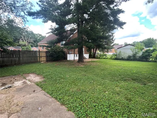 $155,000 | 385 Kingston Drive, St. Louis, MO 63125