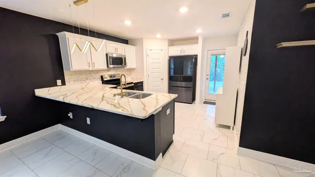 $1,900 | 151 Calvert Oaks Drive, Pensacola, FL 32514