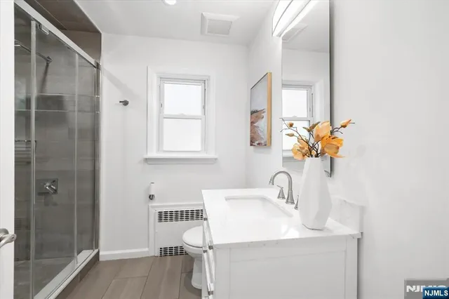 $5,000 | 947 East Glen Avenue, Ridgewood, NJ 07450