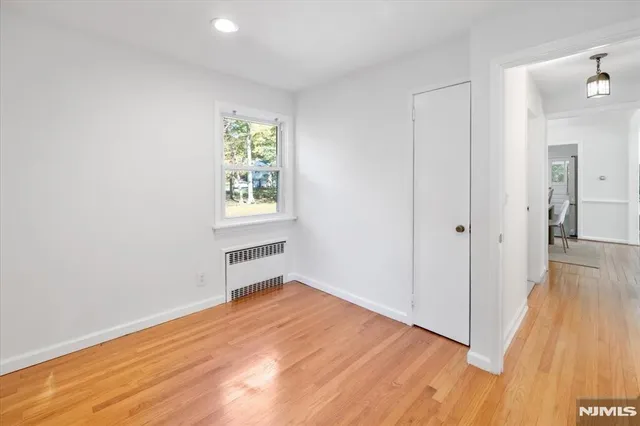 $5,000 | 947 East Glen Avenue, Ridgewood, NJ 07450