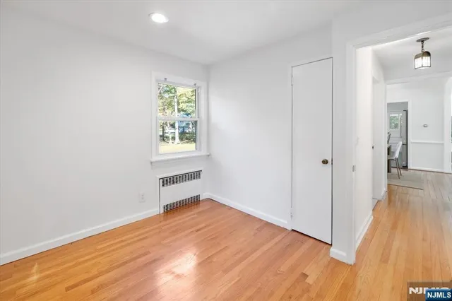 $5,000 | 947 East Glen Avenue, Ridgewood, NJ 07450