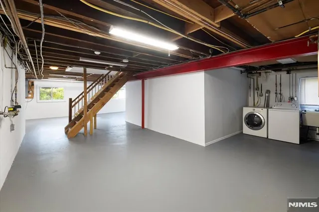 $5,000 | 947 East Glen Avenue, Ridgewood, NJ 07450