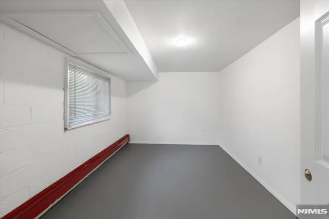 $5,000 | 947 East Glen Avenue, Ridgewood, NJ 07450