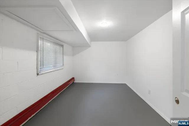 $5,000 | 947 East Glen Avenue, Ridgewood, NJ 07450