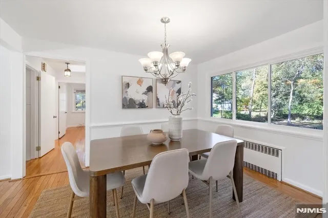 $5,000 | 947 East Glen Avenue, Ridgewood, NJ 07450