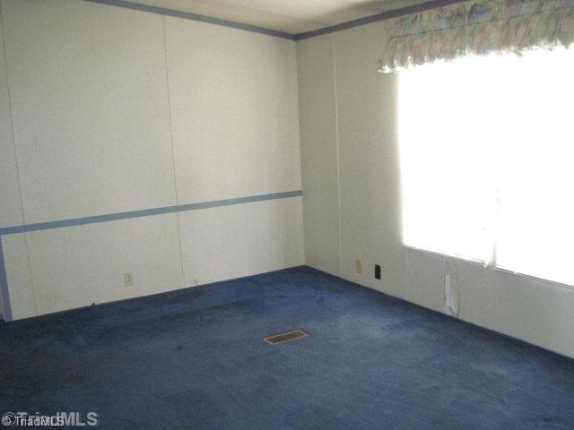 295 Dairy Road Reidsville, NC 27320 - Photo 2 of 10 Living Room.
