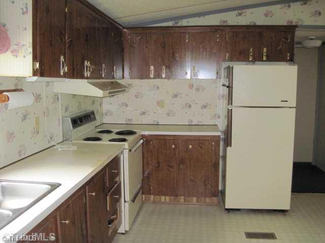 295 Dairy Road Reidsville, NC 27320 - Photo 3 of 10 Kitchen.