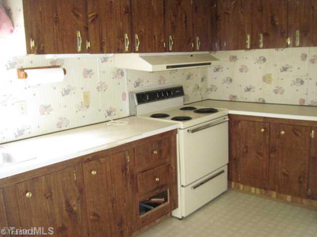 295 Dairy Road Reidsville, NC 27320 - Photo 4 of 10 Kitchen.