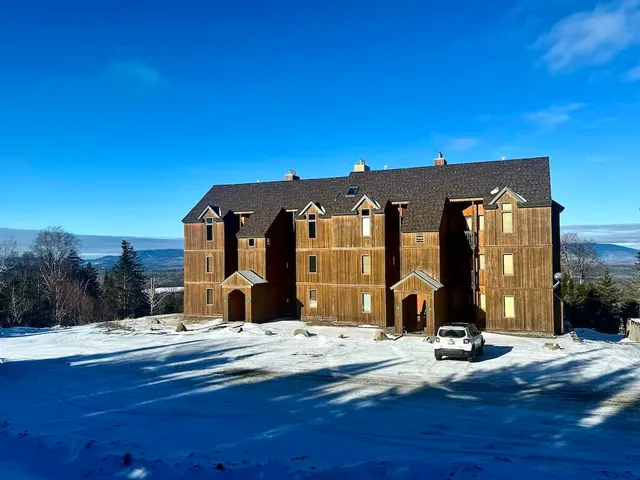 $449,000 | 17-3 South Branch Way, Unit 35, Sandy River Plt, ME 04970