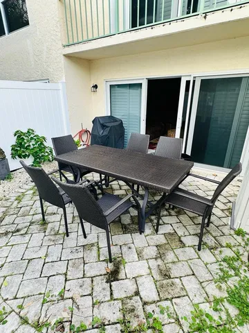 a view of building with yard