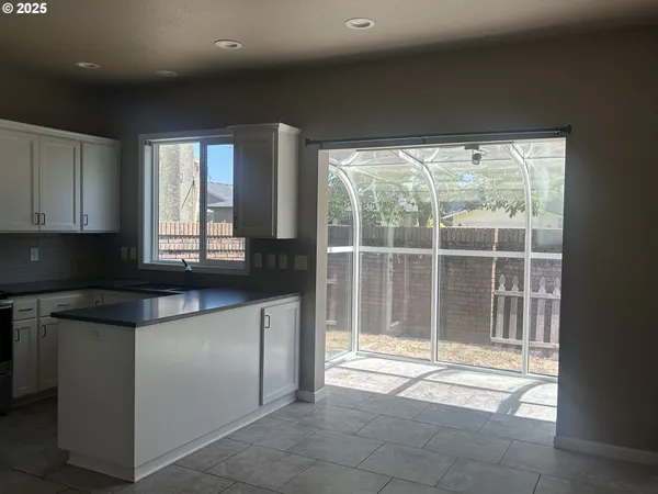 $725,500 | 2063 Lake Wind Drive, Eugene, OR 97408