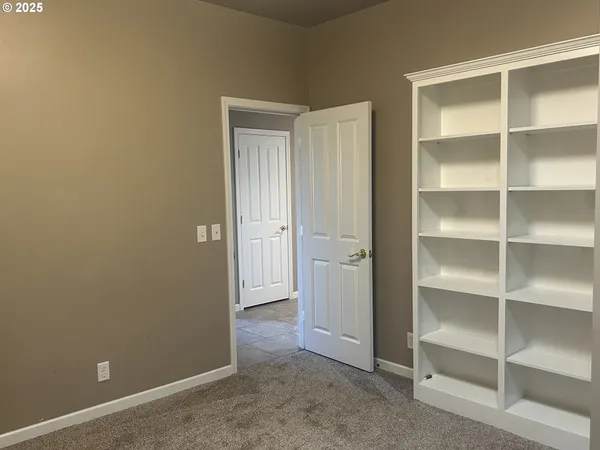 $725,500 | 2063 Lake Wind Drive, Eugene, OR 97408