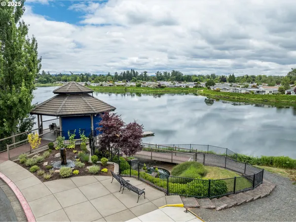 $725,500 | 2063 Lake Wind Drive, Eugene, OR 97408